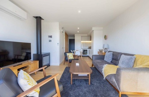 Albert Town Apartment | Rivers Bank