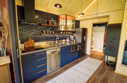 Waitomo District Cabin | Riverside Family Cabin Outdoor Bath Waitomo
