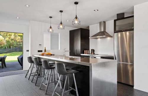 Rangatira Park House | Riverside Retreat