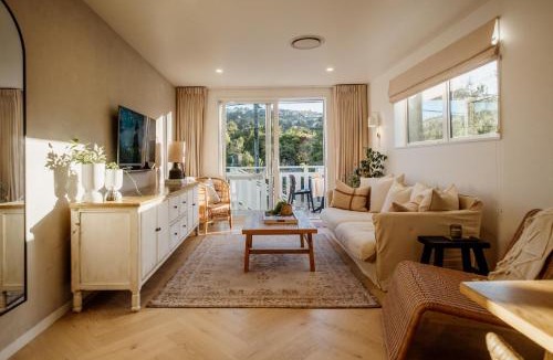 Christchurch House | Riverside Retreat on Terrace