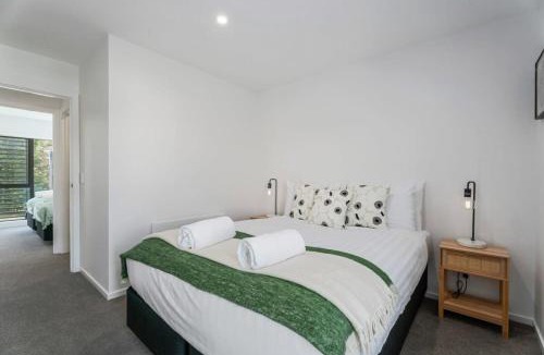 Albert Town Apartment | Riverside Terrace