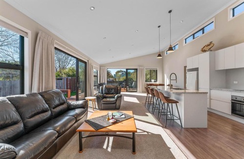 Turangi House | Riverstone Retreat - Turangi Holiday Home