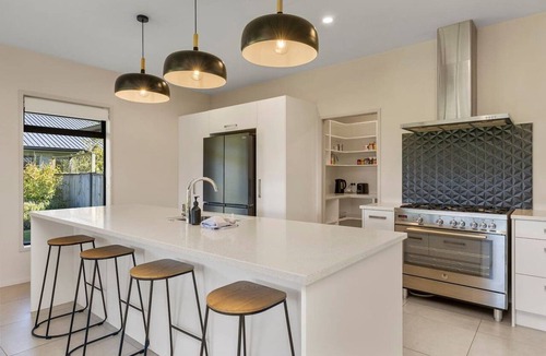 Rangatira Park House | Riverview on Hindmarsh - retreat with elevated stunning Waikato River views in Taupo