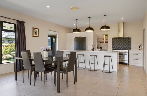 Rangatira Park House | Riverview on Hindmarsh - retreat with elevated stunning Waikato River views in Taupo