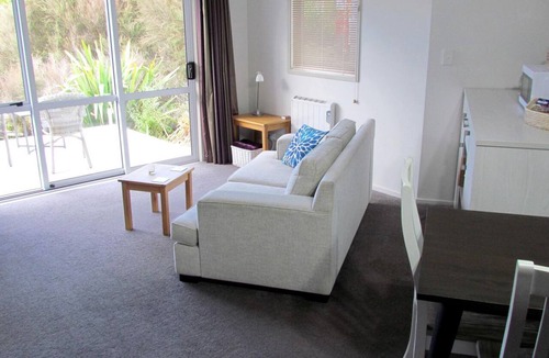 Horopito Cabin | Romantic Rental with a Luxurious Hot Tub near Tongariro Crossing, New Zealand