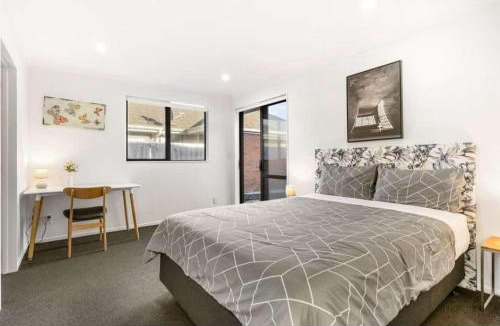 Papakura House | Room available near airport
