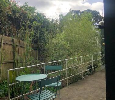 Remuera House | Room In flat is 1st door past carport