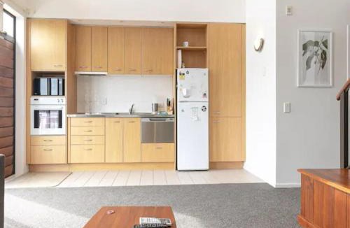 Eden Terrace Apartment | Roomy Loft 2 Bedroom with Free Parking Zodiak Stays