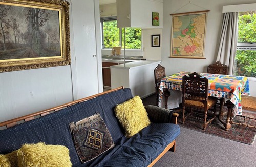 Wellington Apartment | Roseneath ‘City Walk’ with Views and Garage/2brm