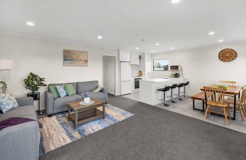 Ngongotaha House | Rotorua 3BR Adventure Base with Air-Con & Parking