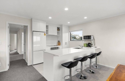 Ngongotaha House | Rotorua 3BR Adventure Base with Air-Con & Parking