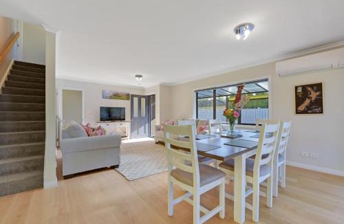 Ngaio Bay House | Roy-Al Retreat - Riwaka Holiday Home