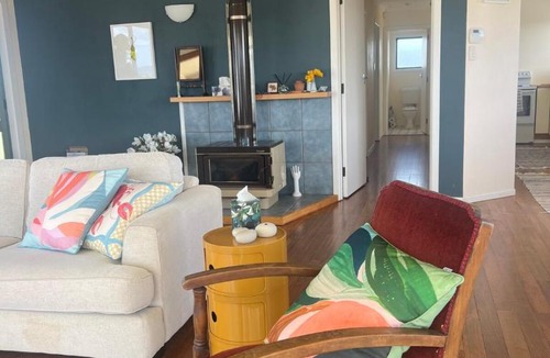 Ruakaka Apartment | Ruakaka Beachhouse with Seaview