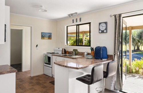 Gisborne Apartment | Rural cottage minutes from Gisborne