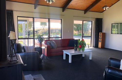 Kairanga House | Rural Stay On City Doorstep