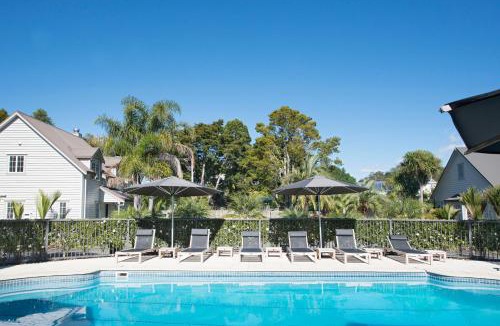 Russell House | Russell Cottages - Butterfly Cottage 3 Bedroom - POOL-SPA-BBQ