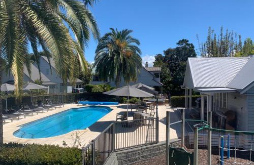 Russell House | Russell Cottages - Kingfisher Cottage 3 Bedroom - POOL-SPA-BBQ