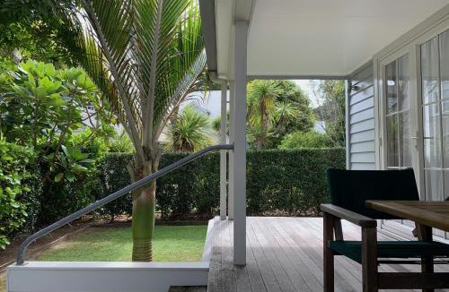 Russell House | Russell Cottages - Kingfisher Cottage 3 Bedroom - POOL-SPA-BBQ