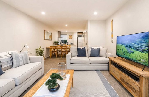 Christchurch City Centre Apartment | Salisbury Garden | 2BR with Parking | CBD