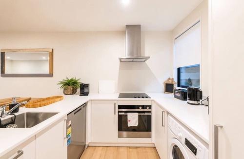 Christchurch City Centre Apartment | Salisbury Garden | 2BR with Parking | CBD