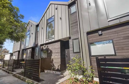Saint Albans House | Sanctuary in St Albans: Chic 2-Bedroom Retreat