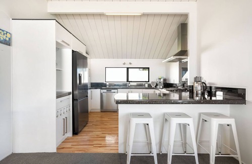 Papamoa Beach House | Sandbanks - Papamoa Holiday Home