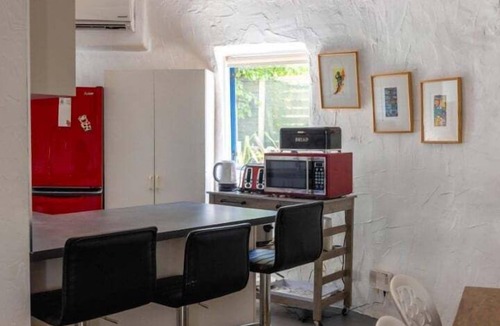 Onetangi House | Santorini on Sea View by Waiheke Pure - Close to beach, dome house, spacious and stylish