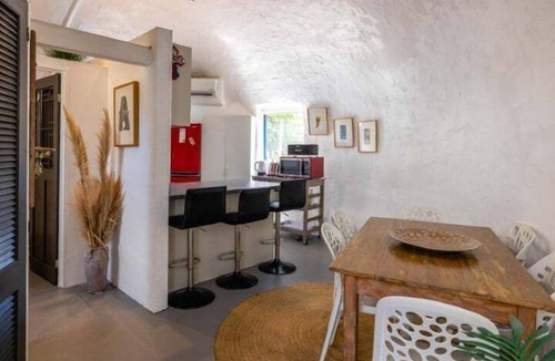 Onetangi House | Santorini on Sea View by Waiheke Pure - Close to beach, dome house, spacious and stylish