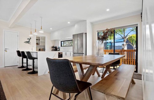 Waihi Beach Cottage | Savor Nature's Luxury at the Bay of Plenty: Glamping Beyond Your Imagination in New Zealand