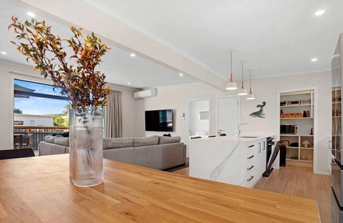 Waihi Beach Cottage | Savor Nature's Luxury at the Bay of Plenty: Glamping Beyond Your Imagination in New Zealand