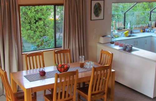 Christchurch District House | Sch hols avail INTERNET now installed view from all windows. Beach 15 sec stroll