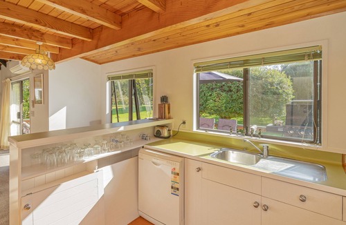 Pauanui House | Sea Breeze Sanctuary - Pauanui Holiday Home