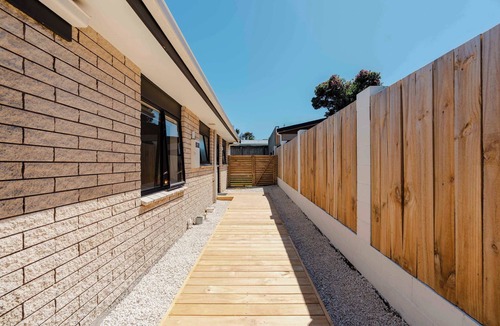 Papamoa Beach House | Sea-cret Hideaway!