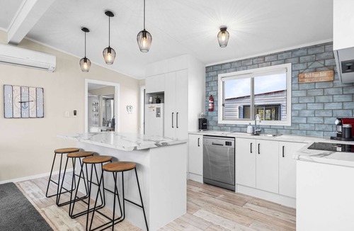 Waihi Beach House | Sea you on Leo Summar