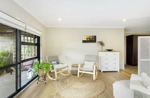 Bucklands Beach Apartment | Seabatical Retreat minutes from the beach