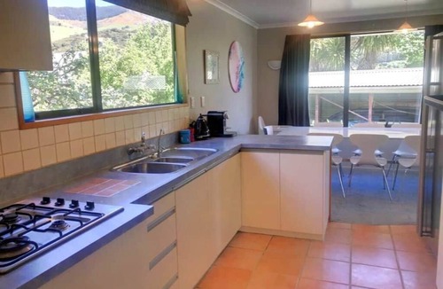 Akaroa House | Seaclusion - Great for Multigenerational Families