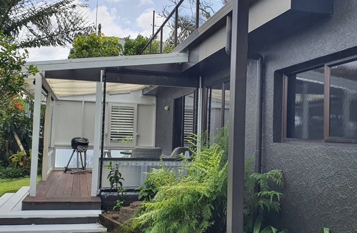 Tamaterau Apartment | Seaside Holiday Apt Outdoor Summer Kitchen