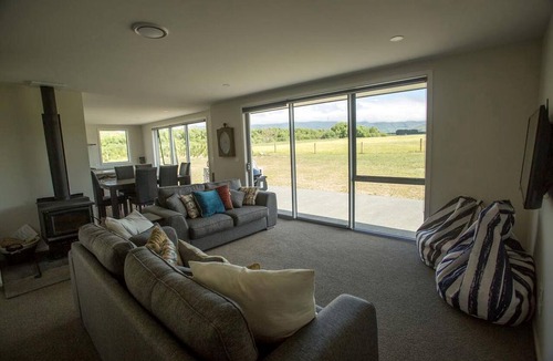 Fairlie Cottage | Secluded Cottage Rental near Opuha Conservation Area in Fairlie, South Island