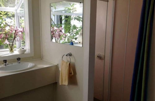 Whanganui National Park Cabin | Secluded Lodge Retreat Perfect for Couples on Whanganui River, New Zealand