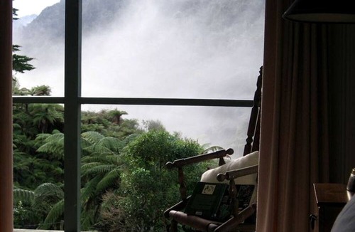 Whanganui National Park Cabin | Secluded Lodge Retreat Perfect for Couples on Whanganui River, New Zealand