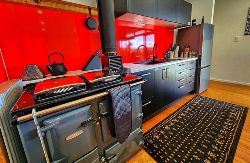 Karamea House | Self sufficient house powered by the sun.