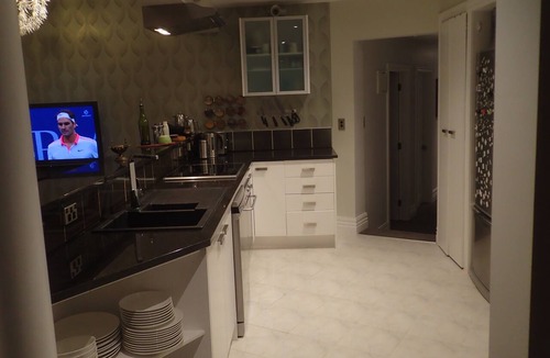 Wellington House | Sensational Views, 2 Car Parks, Close to Everything
