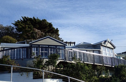 Wellington House | Sensational Views, 2 Car Parks, Close to Everything