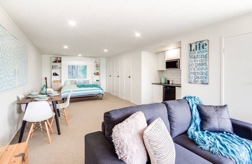 Acacia Bay House | Serendipity Too- panoramic lake views, and contemporary interiors