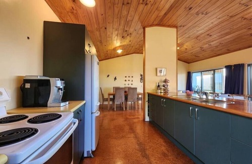 Hahei House | Seven Island View Hahei with magnificient views from the spacious deck