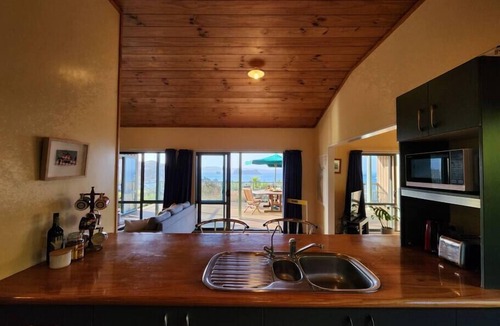 Hahei House | Seven Island View Hahei with magnificient views from the spacious deck