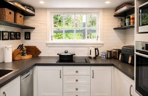 Waiheke Island House | Shoreline Secrets on Oneroa Direct beach access