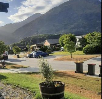 Lake Hayes Apartment | Shotover Country - Private Guest Suite with spa-bath & Coffee station