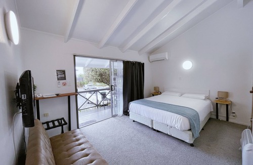 Epsom Hotel | Siesta Motel