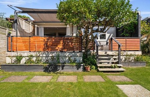 Muriwai House | Silver Seas Retreat